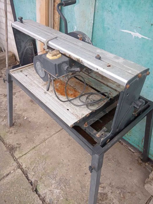 Станок для різки плитки