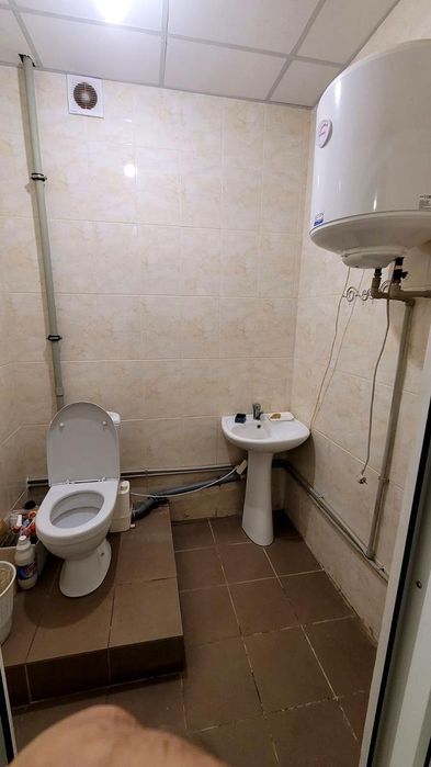 Продаж комерційного приміщення з холодильною камерою. Борщагівка.