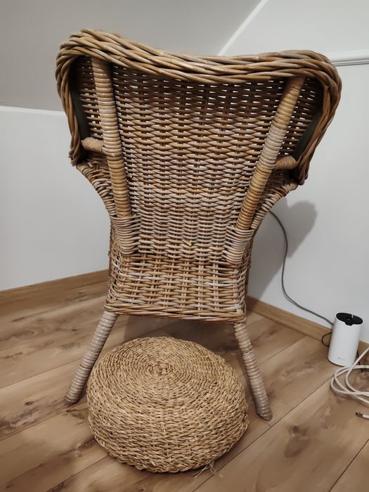 Fotel ratanowy Ikea Byholm z podnóżkiem