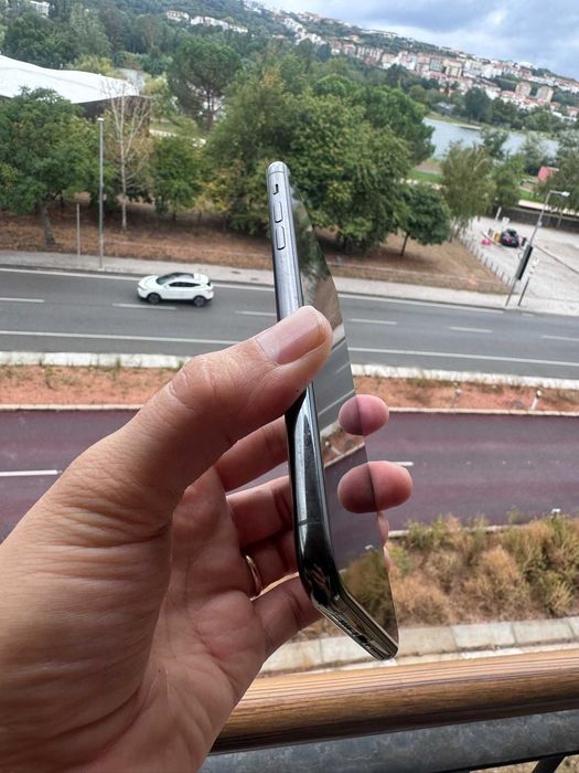 iPhone 11 Pro Max como Novo (Garantia de 6 meses)
