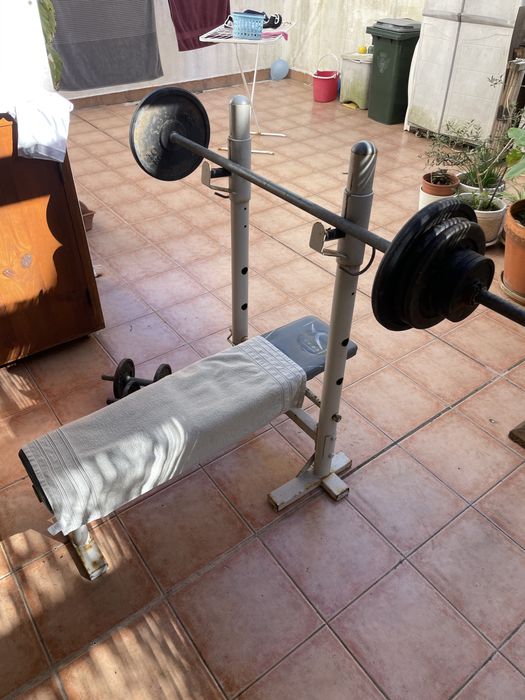 Equipamento de musculação