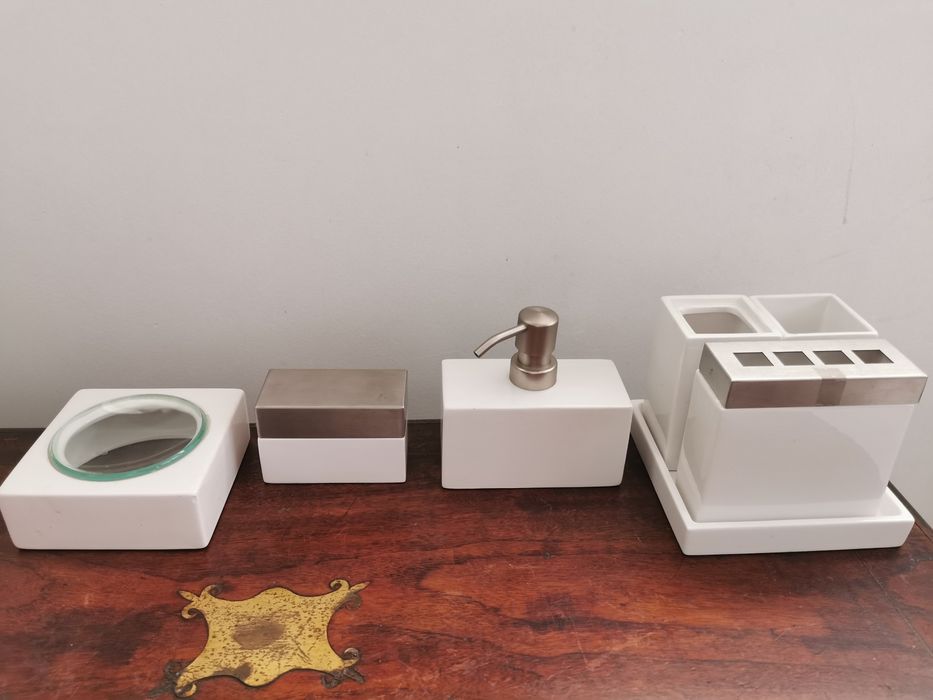 Bathroom Set445557804316108800