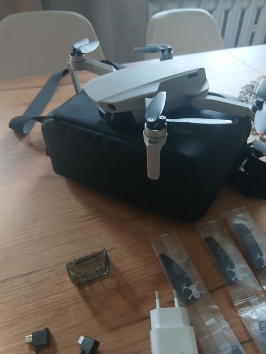 DJI Mini 2 Fly More Combo