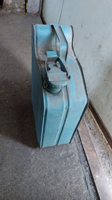 Stary karnister PRL 10litrow