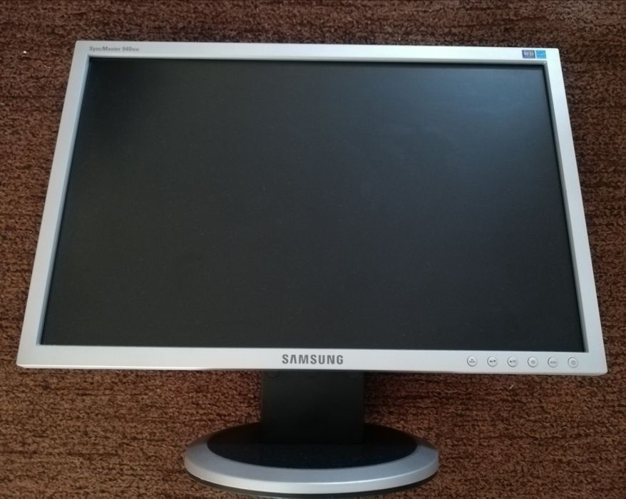 19-inch LCD Monitor (48 cm Diagonal), Samsung Brand (Resolution: 1440x900)64552036915843121