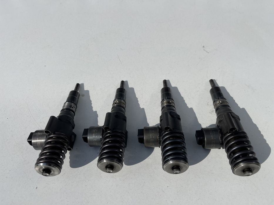 Насос форсунка 2.0 TDI 103 KW BKD AZV 03G 130 073 G Skoda A5 Golf 5