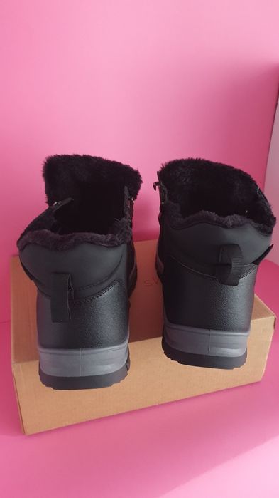 Buty męskie zimowe czarny kolor Rozmiar 46 / wkładka to 29 cm