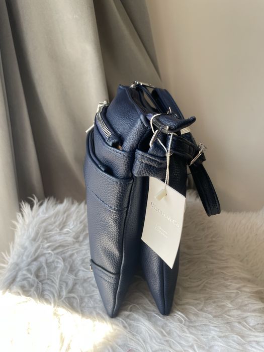 Nowa granatowa listonoszka