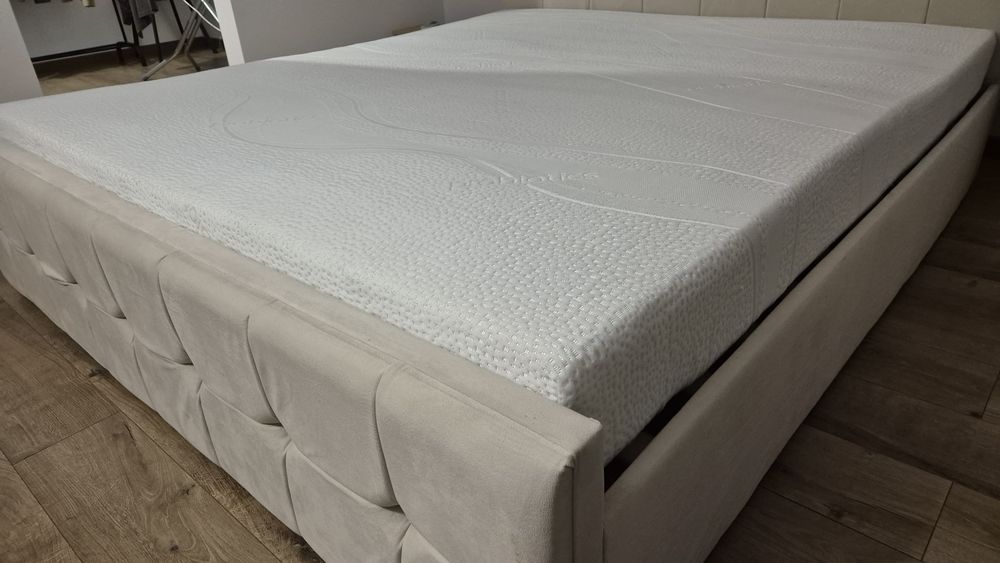 Materac 180x200 używany bardzo ładny stan