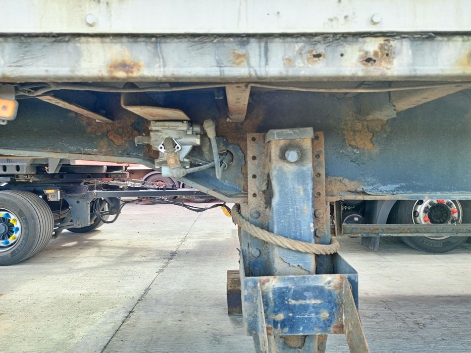 Напівпричіп повністю справний