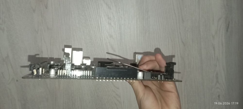 Материнська плата ASRock H81M-VG4 (Socket 1150) Б/В — Робоча