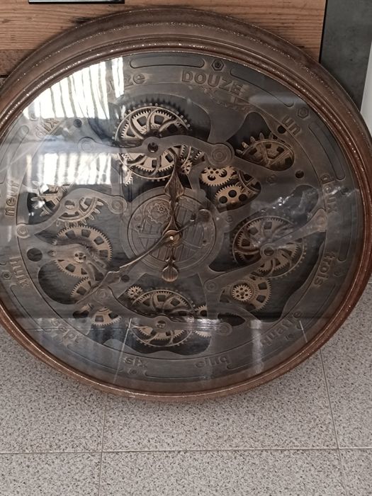 Vendo relógio de parede