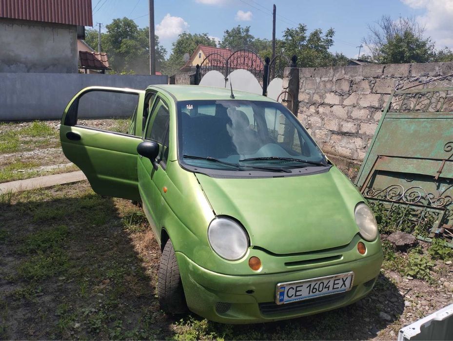 Продається машина на на ходу треба робити мотор