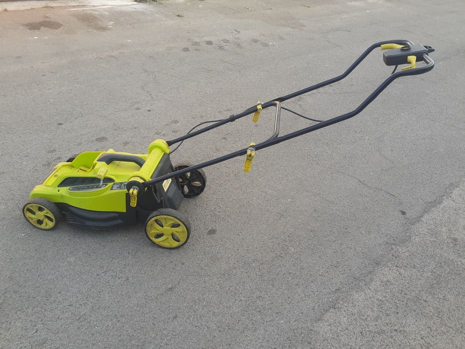 Газонокосарка електро 36v з Німечини