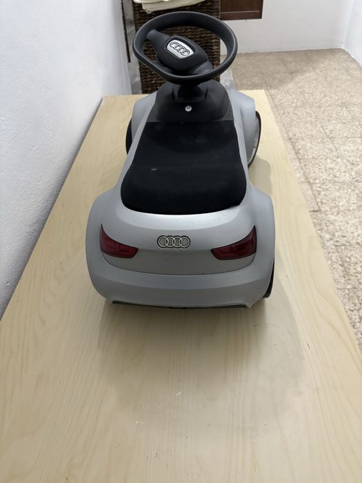 Carro audi bebé