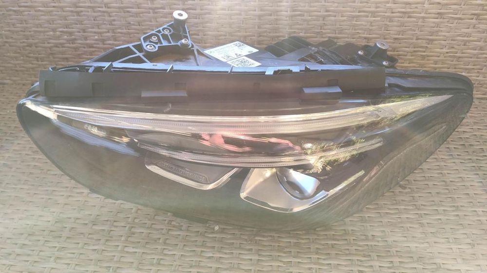 farol esquerdo full Led performance Mercedes classe B w247
