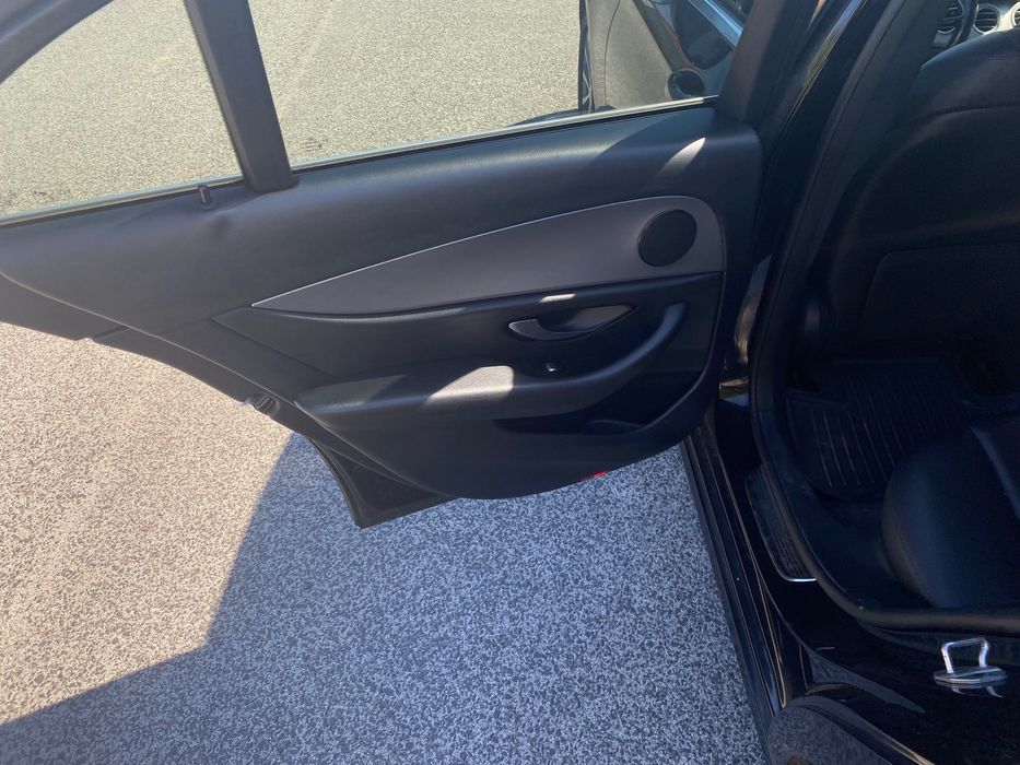 Veículo Mercedes E220