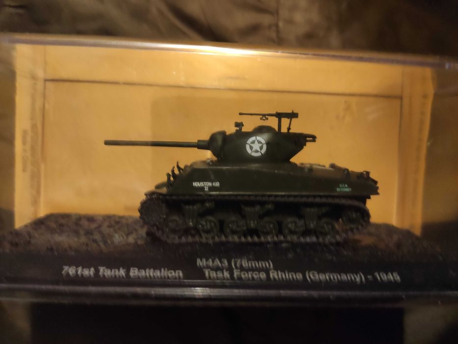 7 modelos carros combate coleção De Agostini em caixa de acrílico