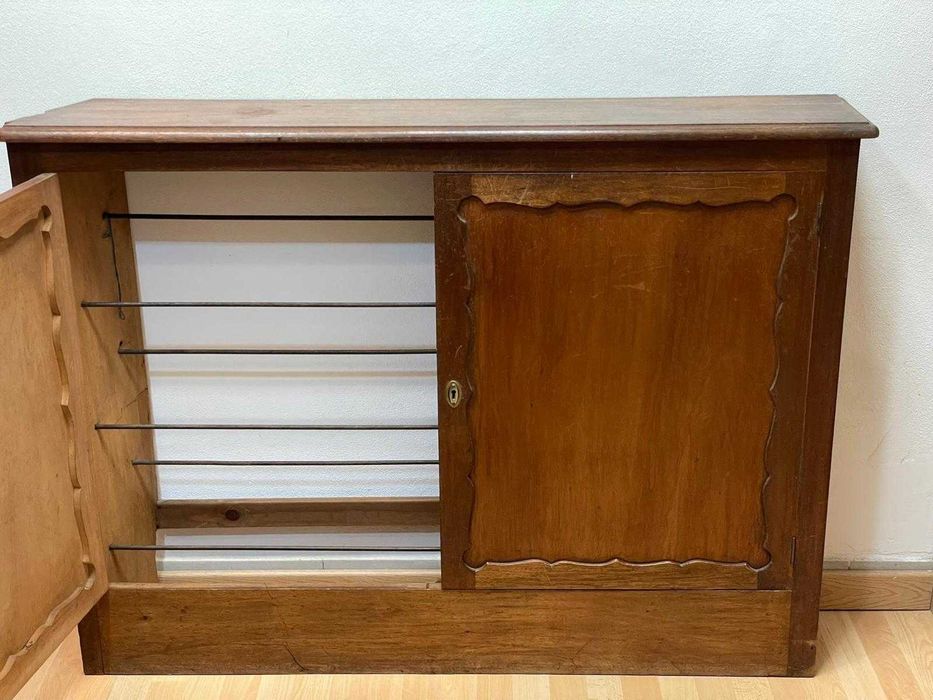 Sapateira antiga em madeira maciça, movel