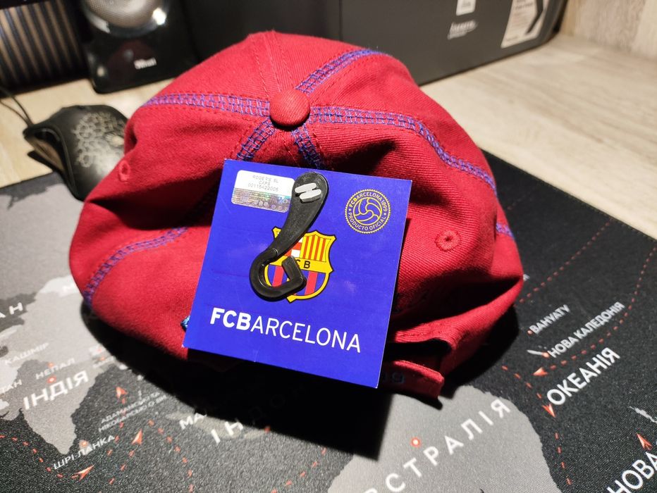 Продам оригінальну кепку FC Barcelona