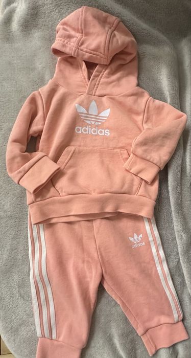 Спортивний костюм adidas