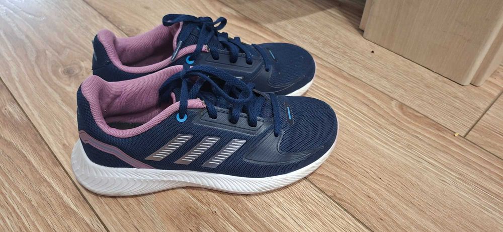 Adidasy dla dziewczynki