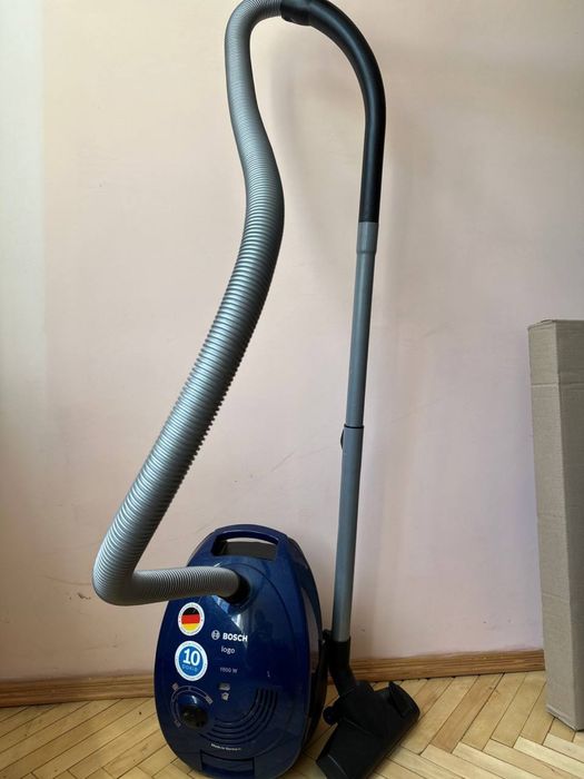 Пилосос Bosch logo 1800w