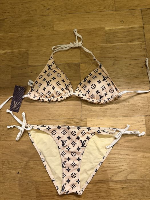 Sprzedam strój kąpielowy Louis Vuitton.