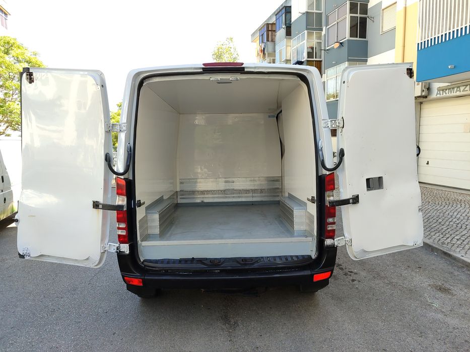 Mercedes- Benz Sprinter