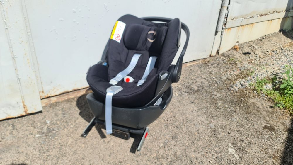 Автокрісло cybex cloud Q з базою