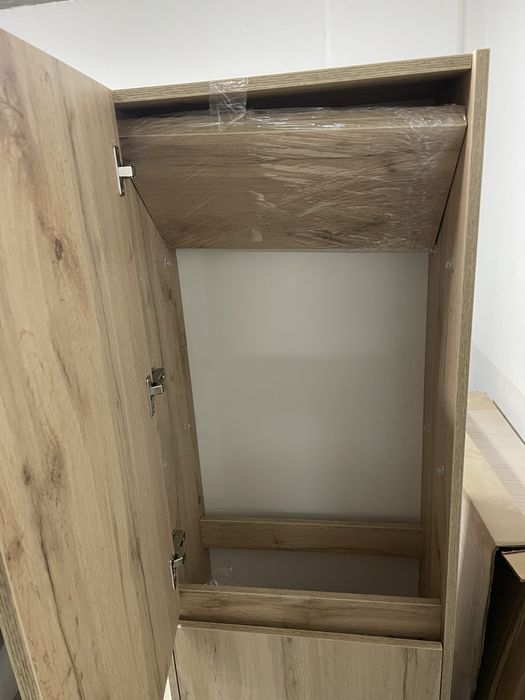 Armario de prateleiras com portas, de suspensao casa de banho