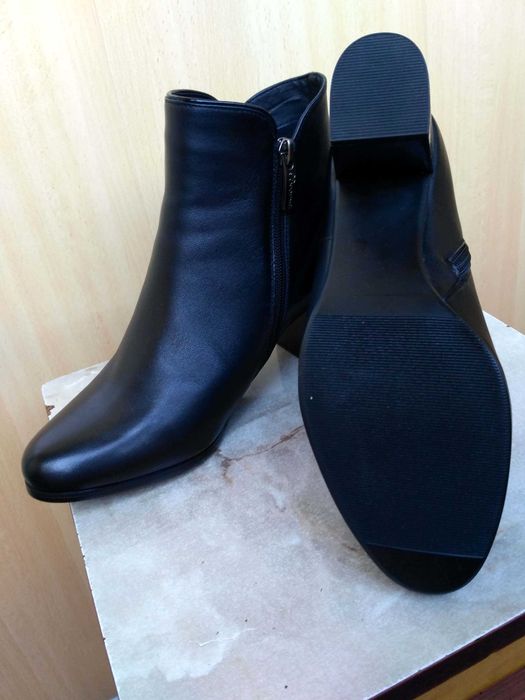 Новые демисезонные полусапожки 37,5р кожа