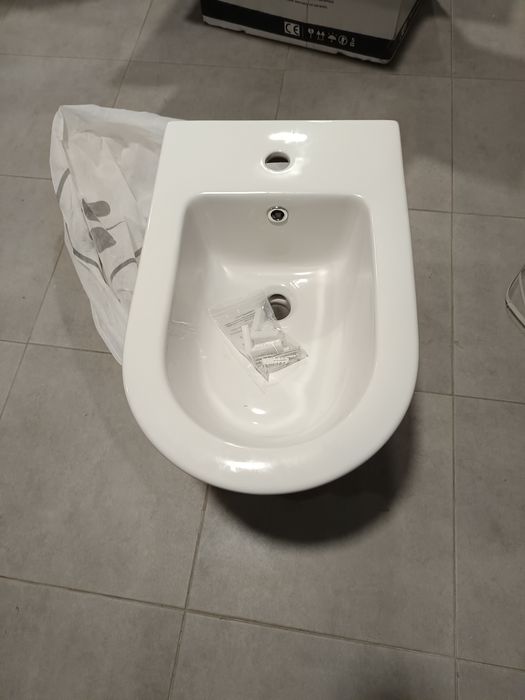 Bidé branco Charme + Mist. Monoc Bidé cromada NOVOS