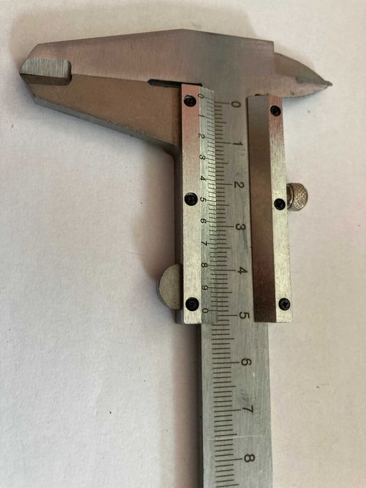 Suwmiarka nowa 150 mm nierdzewna + etui