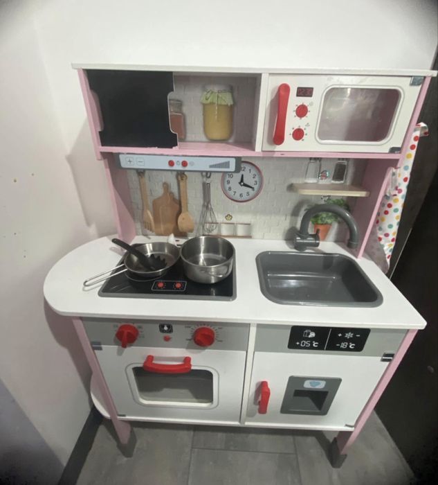 Sprzedam kuchnie dla dziewczynki