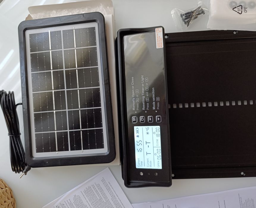 Nowe drzwiczki do kurnika solarne