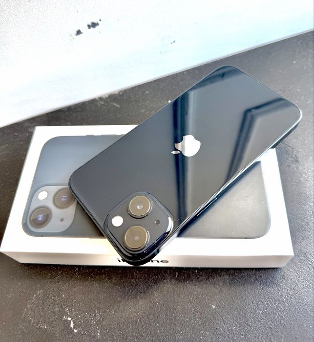 Продам iPhone 13