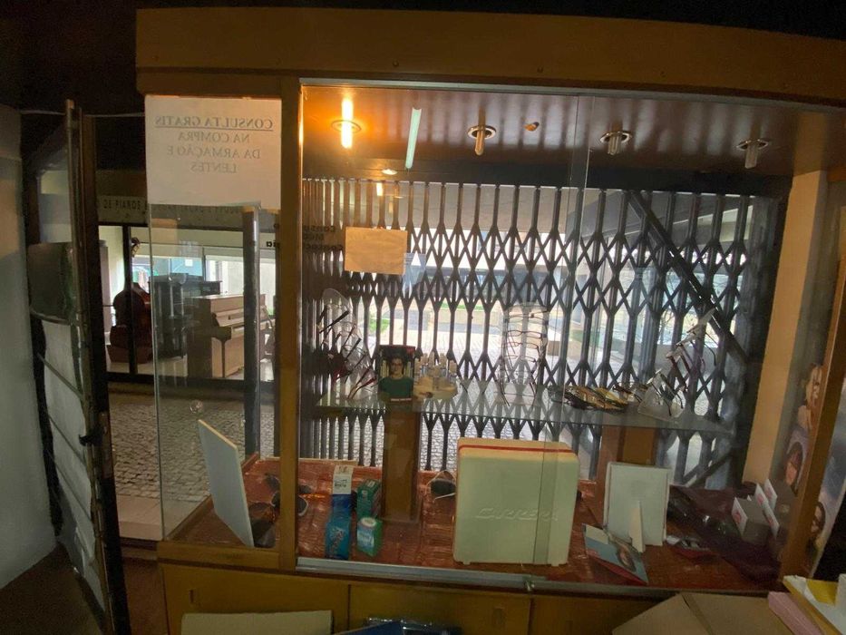 Artigos OPTICA 600 peças / armações óculos sol móveis incluídos