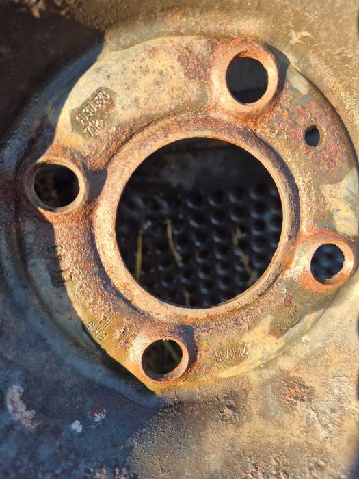 Felgi 15" z oponami zimowymi BARUM 185/55 R15 - 2 sztuki