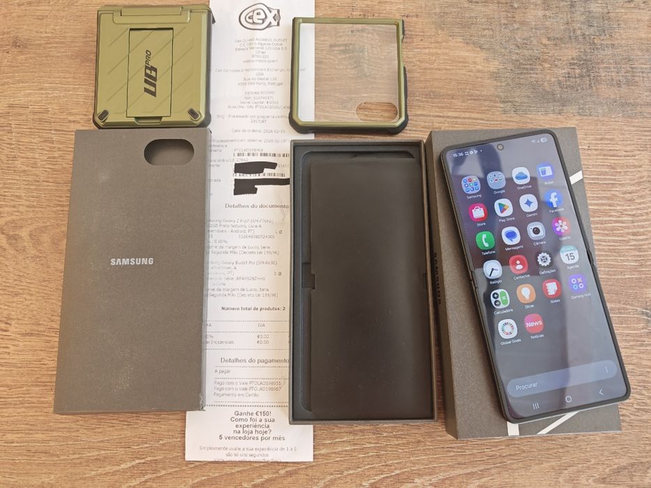 Samsung Z Flip 7  6.9" 12GB/512GB  Dual Sim Preto Seminovo C/Garantia