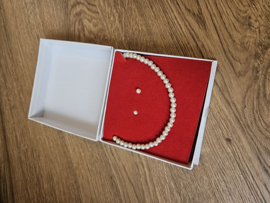 Zestaw perły naszyjnik i kolczyki