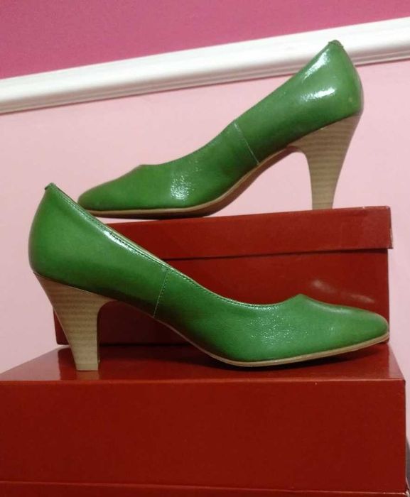 Туфлі - зелений човник
"Alpina"