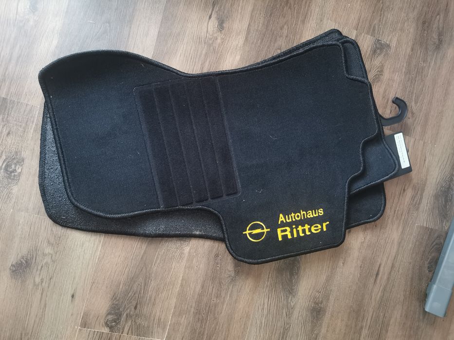 Dywaniki welurowe Gumowe  Opel Zafira A C Vectra Insignia AB