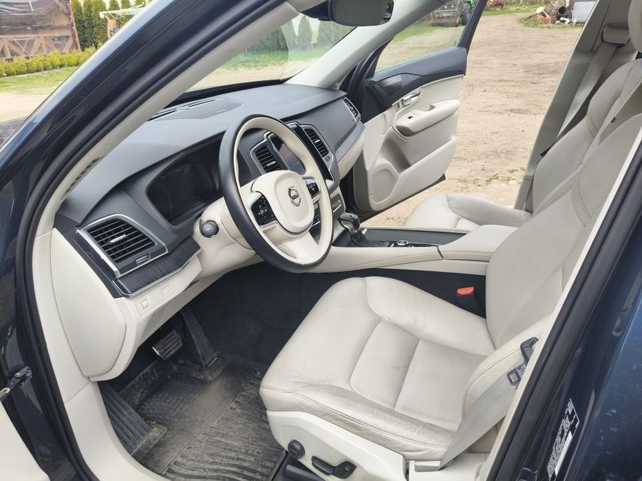 Samochód Volvo XC90