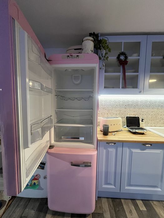 Lodowka marki Smeg Uszkodzona