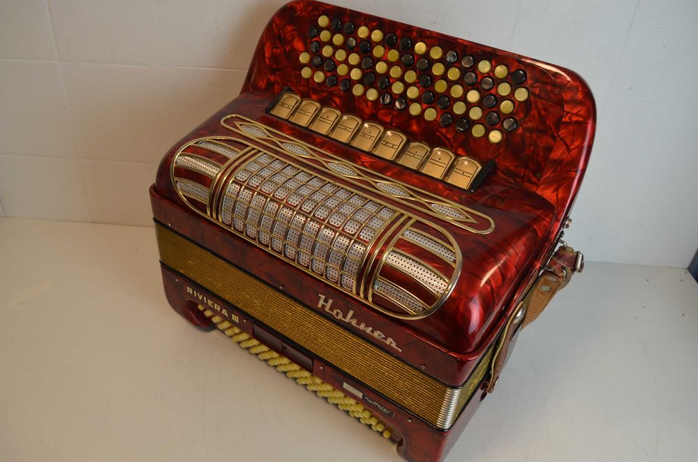 Acordeao hohner Riveira III 3 Voz 96 Baixos, N .408