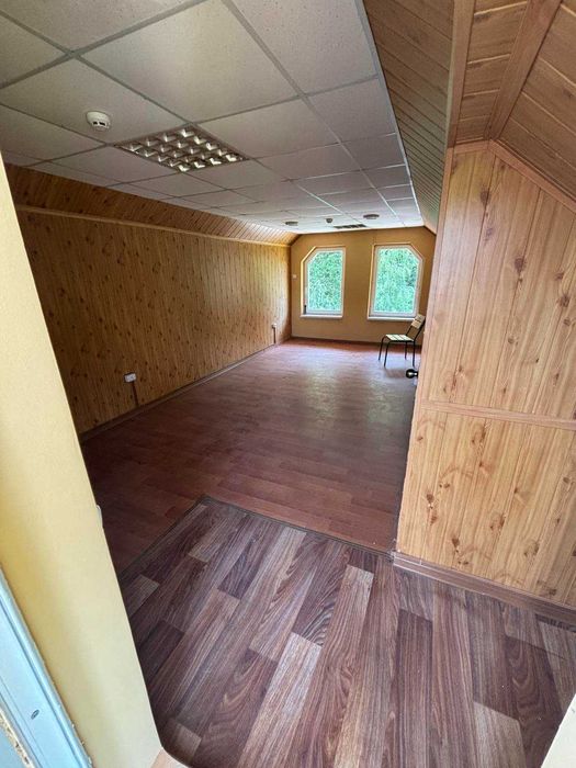Пропонуємо до продажу двоповерхове комерційне приміщення