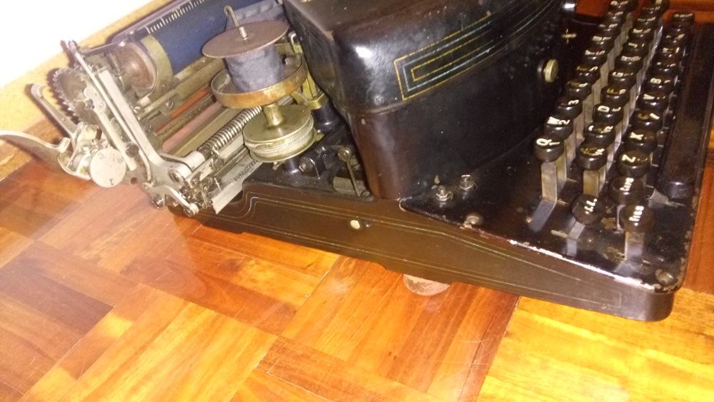 Maquina de escrever Empire 2