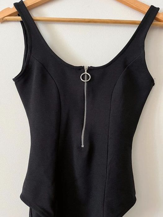 Body preto com fecho da Stradivarius