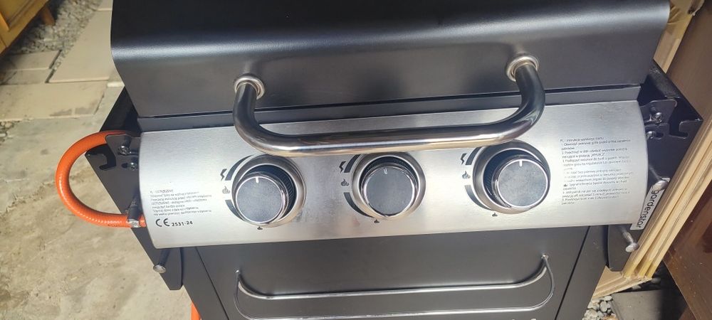 Grill gazowy 3  palnikowy